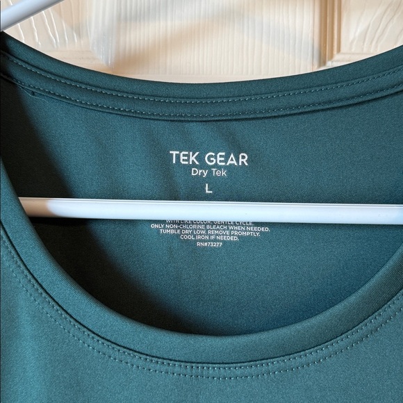 Tek Gear Dry Tek size L - Picture 2 of 5